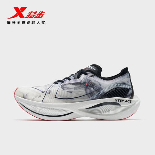 松中赢得每一步轻松突破自我!特步国潮跑鞋评测:让你在马拉(图2) 松中赢得每一步轻松突破自我!特步国潮跑鞋评测:让你在马拉(图2)