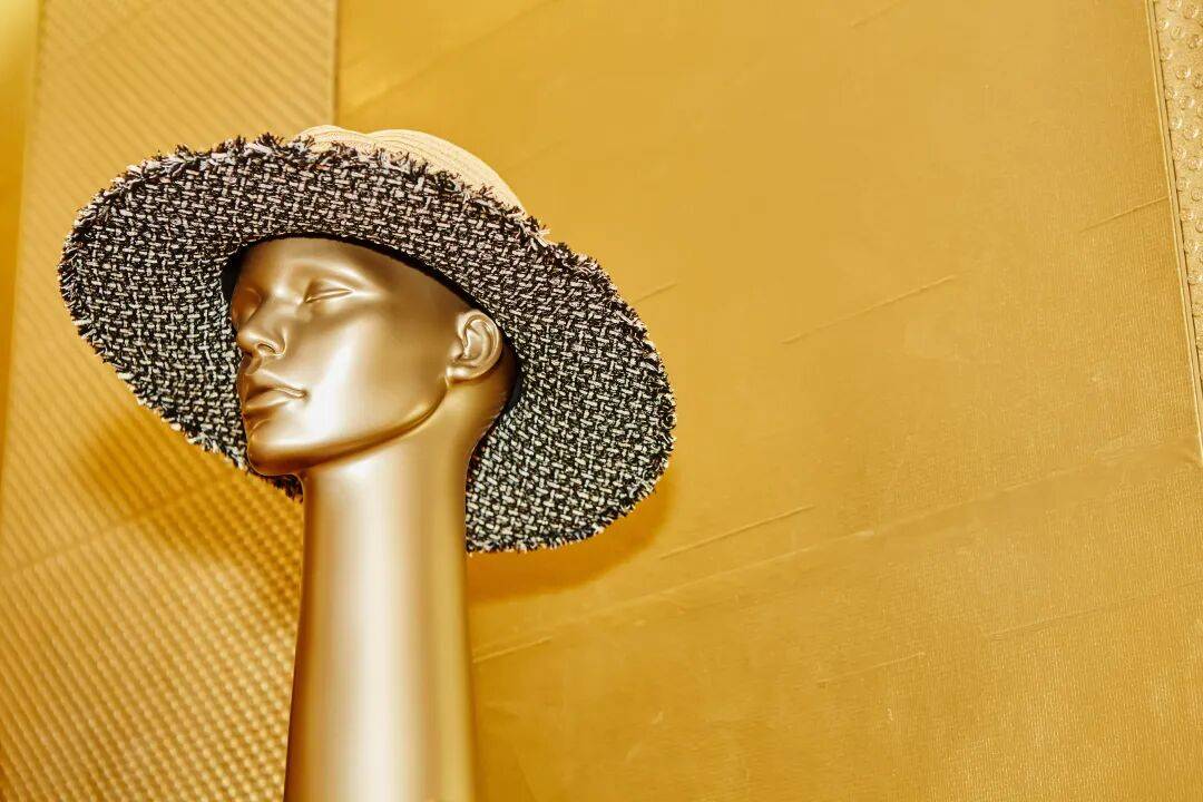 发现：没有真正保值的东西身家十亿的富家千金破产后(图8)