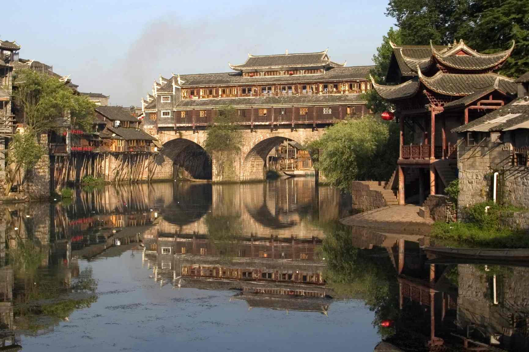 家界凤凰5日华铁纯玩团费用一览苏州南通出发湖南全景游报价张(图2)