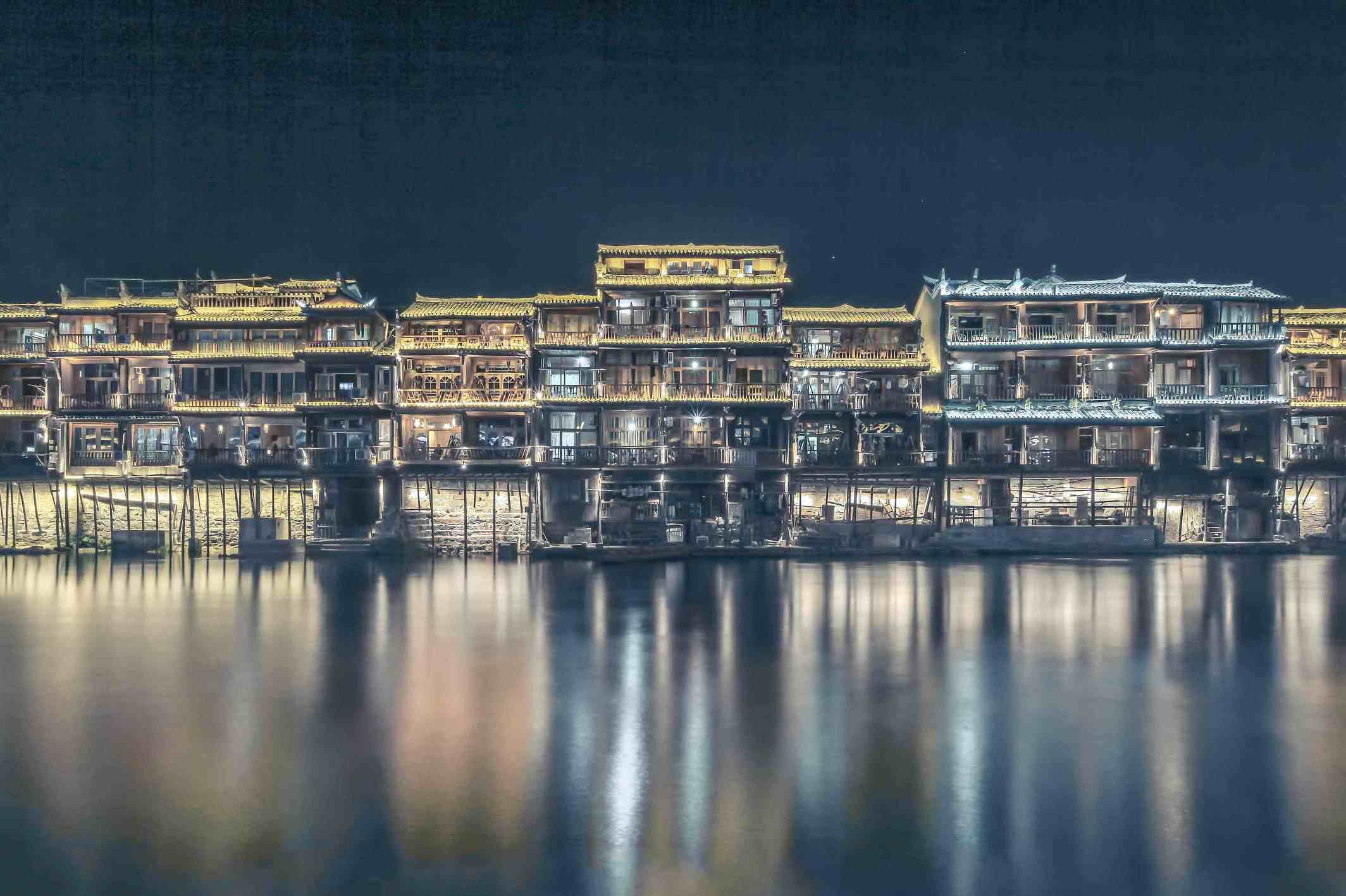 家界凤凰5日华铁纯玩团费用一览苏州南通出发湖南全景游报价张(图3)